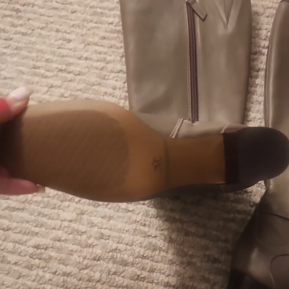 JOHNSTON & MURPHY Eleanor Belted Women's Boots Taupe Size 6.5